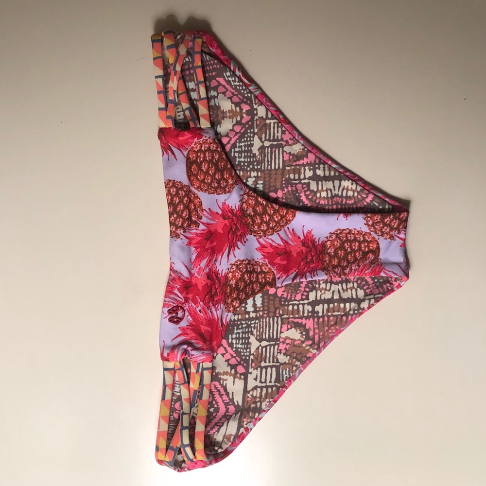 Maaji “Walk this way” reversible bikini bottom